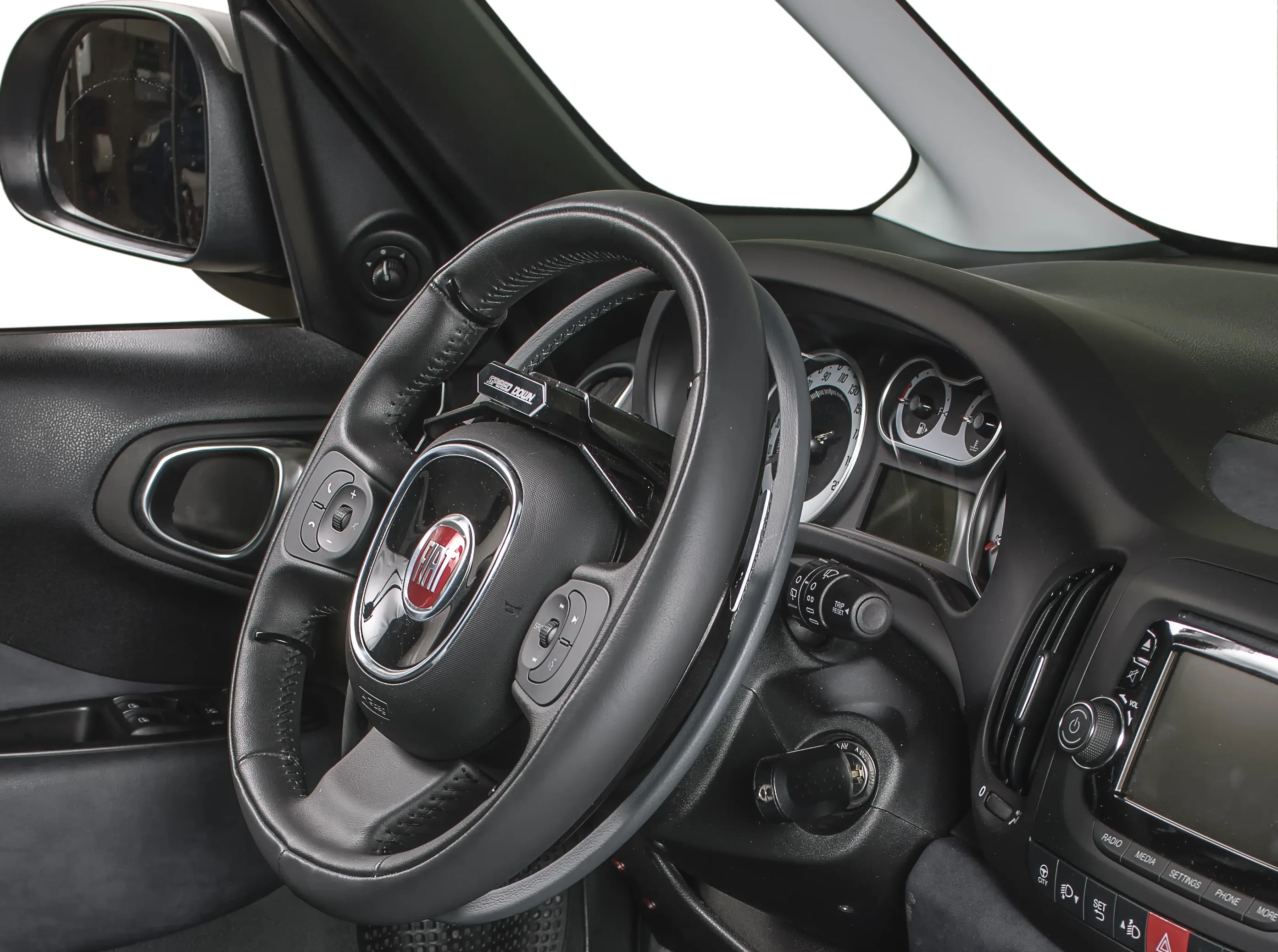 Accélérateur par cercle au volant